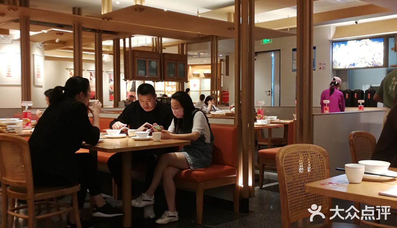 菜品不多,但比较实惠爽口