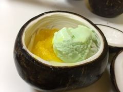 -志龙皇冠吃货椰子铺