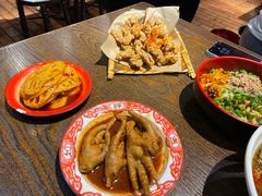 -爆炸头阿姨小四川正宗川味小吃(无任何分店)