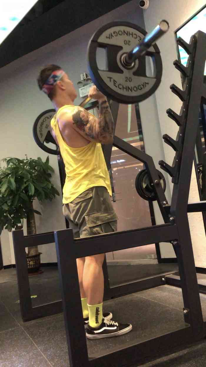 moho fitness梦航健身(星河传奇店)-"去年新开的店,希而顿酒店楼下.