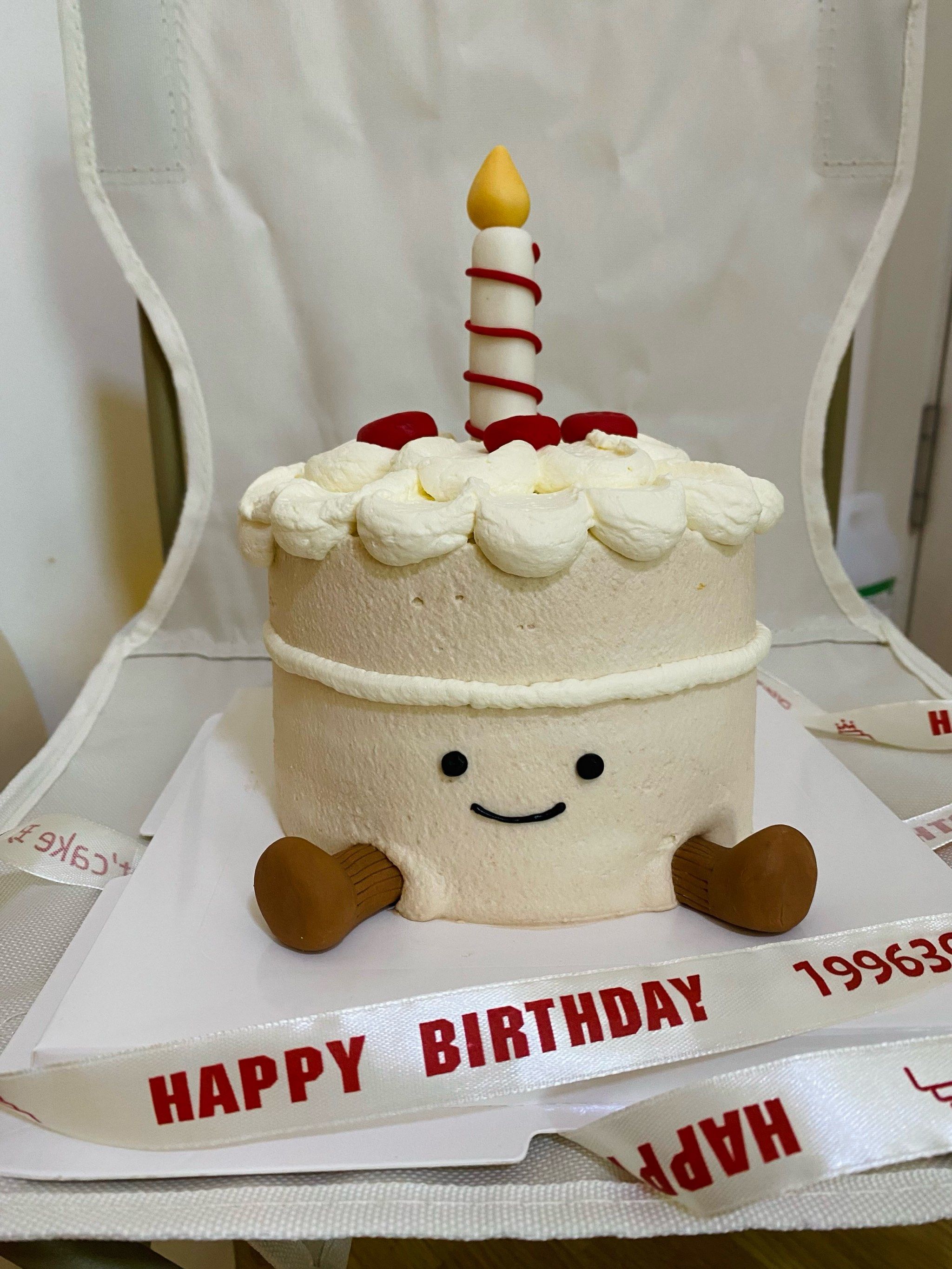 宝宝周岁的生日蛋糕太有氛围感