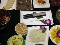 -唯爱KTV聚会餐厅(仙林东城汇店)