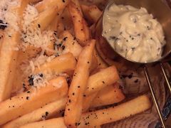 -SISTERS BAR RESTAURANT川意酒馆(嘉善老市H楼店)