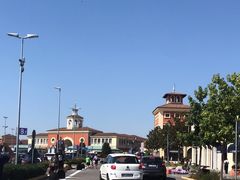 -塞拉瓦莱名品奥特莱斯