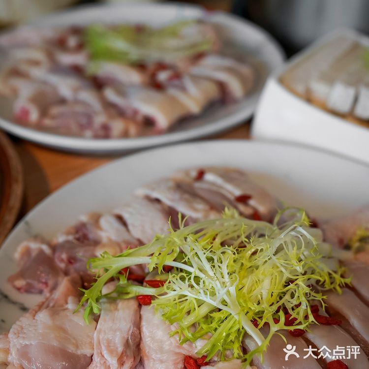 【三亚美食探店丨嗲嗲椰子鸡】