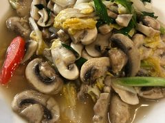 炒蘑菇-何记面馆(龙泉山店)