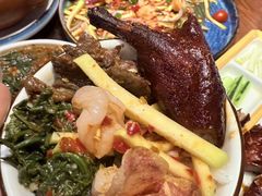 -老滇山寨•云南特色菜•地方菜•民族风情歌舞表演(金碧店)