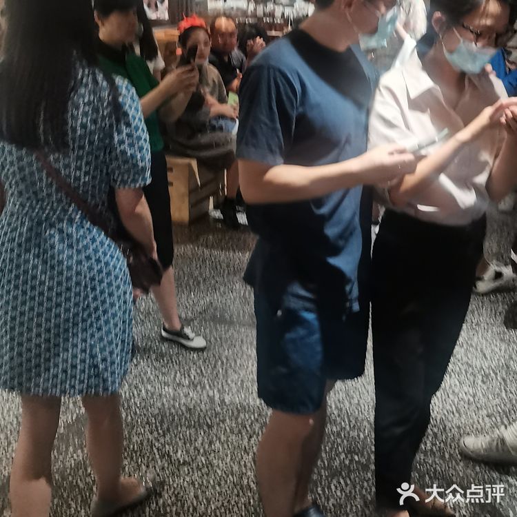 在上海，实在有太多看不懂的事情了