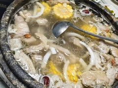 -墨脱石锅椰子鸡•香草鸭•东山羊(大东海店)