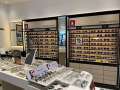 -博士眼镜集团石人工眼镜(虹口万泰店)