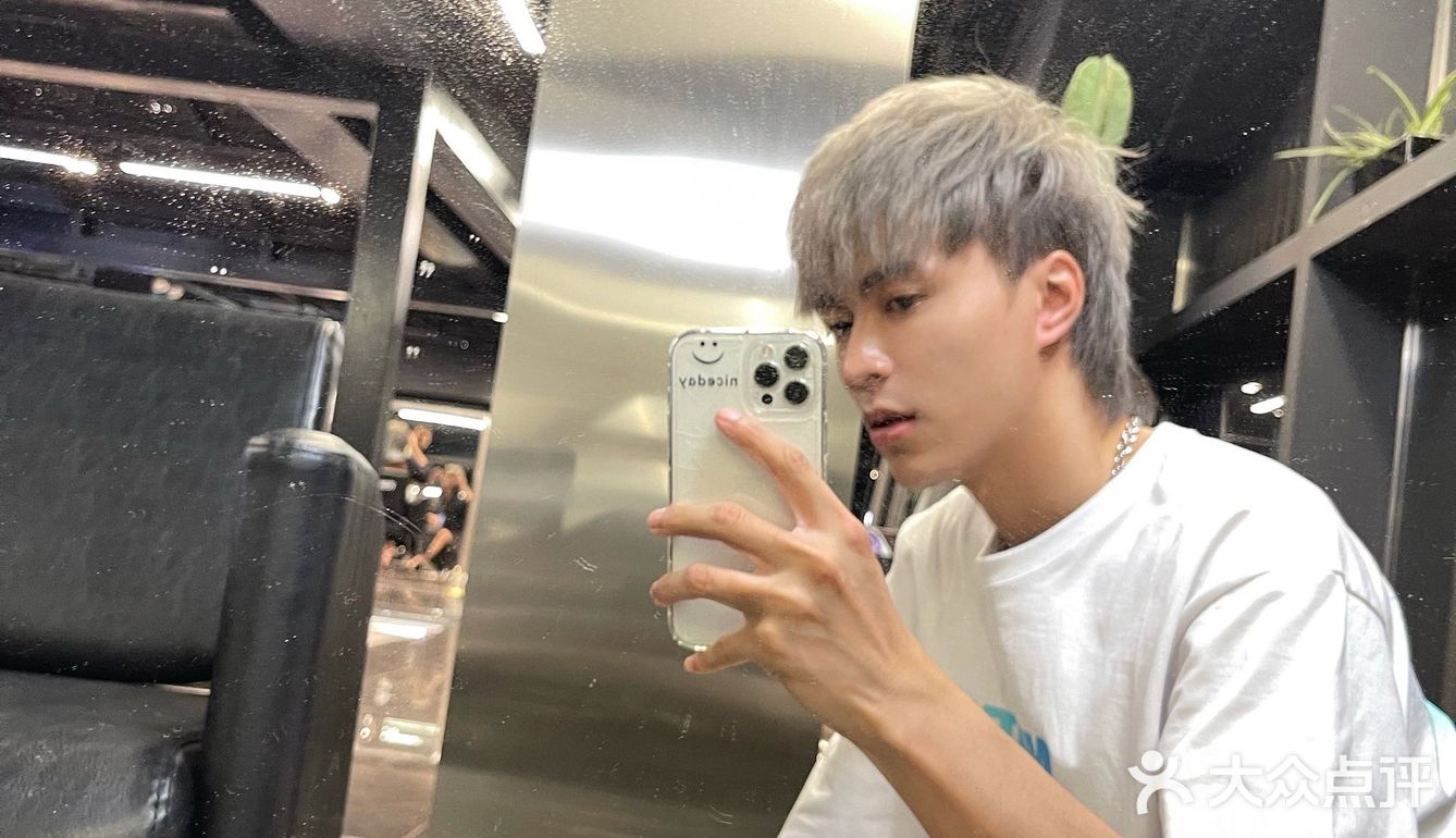 探店TONI&GUY｜时尚潮流的银灰色狼尾