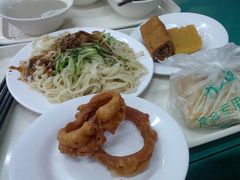 膠圈，驢打滾，凉麵-护国寺小吃(安定门店)
