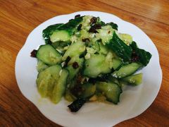 蒜泥黄瓜-宝山一号馕坑肉