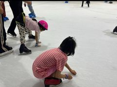 -正佳冰河湾真冰滑冰场