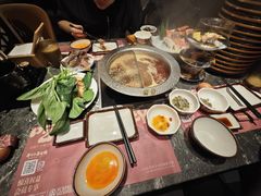 -牛YO寿喜烧·铁板烧和牛火锅自助(市府恒隆店)