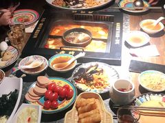 -老牌坊云南鱼豆花火锅(哈西万达店)