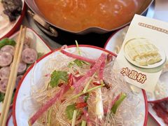 -毛辣果·贵州红酸汤牛肉火锅(西单店)