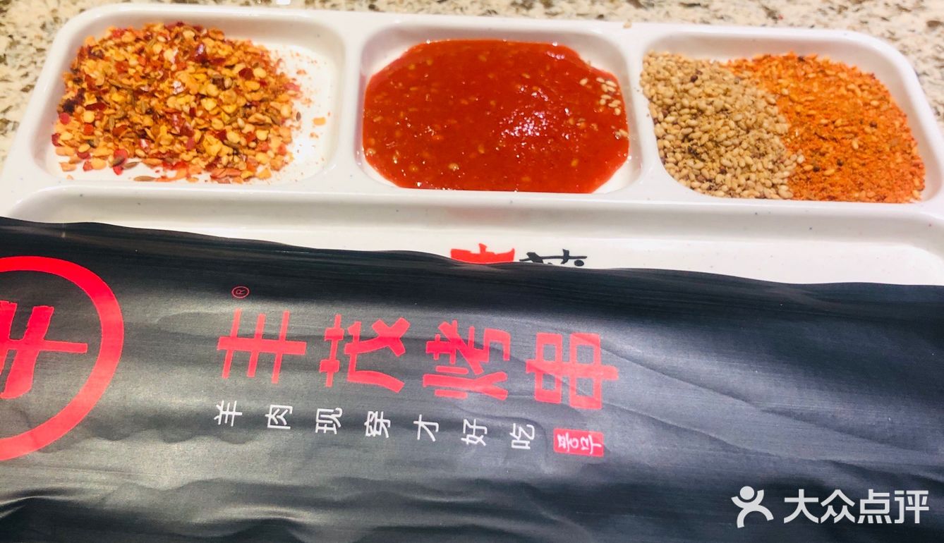 吃完逛逛街,就是今天天公不作美,又开始下雨了