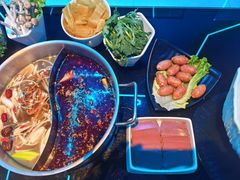 -唯爱KTV聚会餐厅(仙林东城汇店)