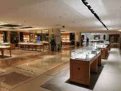 -北京七彩云南翡翠珠宝旗舰店(月坛店)