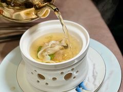 鸡汤沖浪圣子皇-广州中心皇冠假日酒店·百粤楼