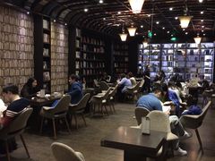 -钟书阁(松江泰晤士小镇店)