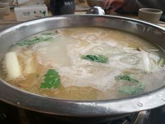 全白味锅底-肖肖酸萝卜鱼火锅(总店)
