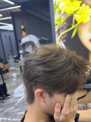 -藤野造型•烫染专业店