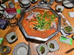 -野山舂·贵州现舂酸汤火锅(鸿通城店)