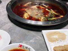 -忘情水鱼头·鲜鱼火锅(滨江中路店)