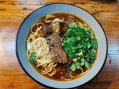 红烧牛肉面-方城服务区餐厅