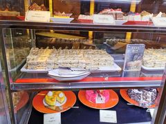 面包甜点陈列柜-马哥孛罗咖啡厅·Cafe Marco (厦门马哥孛罗东方大酒店)