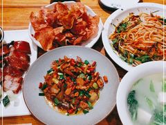 -老滇山寨•云南特色菜•地方菜•民族风情歌舞表演(金碧店)