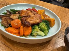 里约嫩烤鸡胸肉沙拉-汽车博物馆主题餐厅