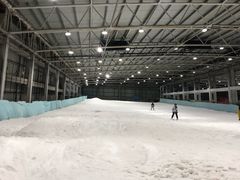-乔波室内滑雪场