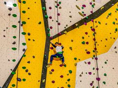 -问山MountQuest攀岩馆