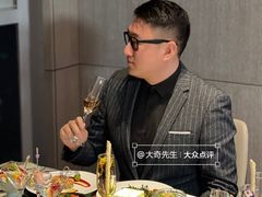 -大连星海皇冠假日酒店