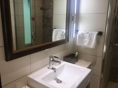 -和颐至尊酒店(上海徐家汇桂林公园地铁站店)