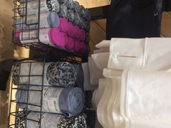 -lululemon(上海浦东IFC店)