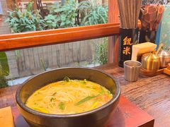-银米·云南传统过桥米线(双廊黑金冠店)