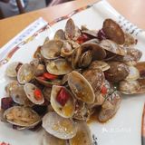 花甲吐沙也不是吐得很干净。龙虾好评！肉超级弹