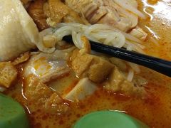 -亚王咖喱鸡米粉面