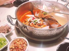 牛杂鸳鸯锅-左庭右院鲜牛肉火锅(浦江欢乐颂店)