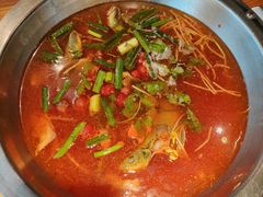 -野山舂·贵州现舂酸汤火锅(鸿通城店)