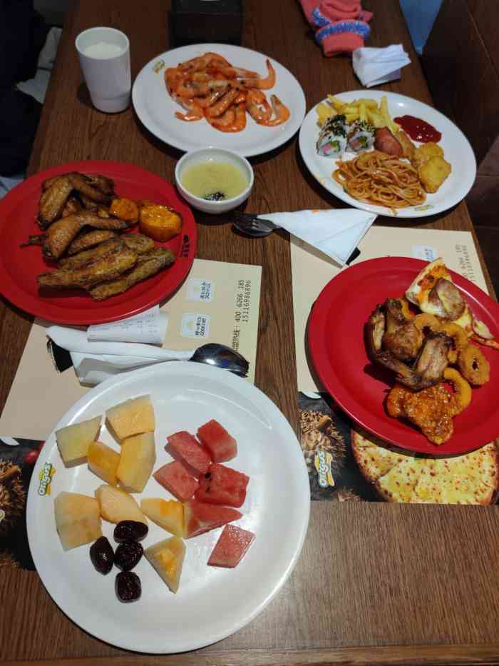 好伦哥披萨(地坛店)-"再也不是小时候的好伦哥了…店小了好多,现.