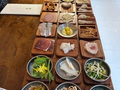 -银米·云南传统过桥米线(双廊黑金冠店)