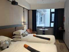-朵兰达V酒店(成都春熙路太古里国金中心店)