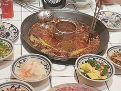 -旧街市鲜货老火锅(大光路店)