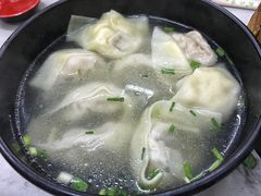 三鲜大馄饨-万寿斋(山阴路店)