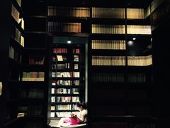 -钟书阁(松江泰晤士小镇店)